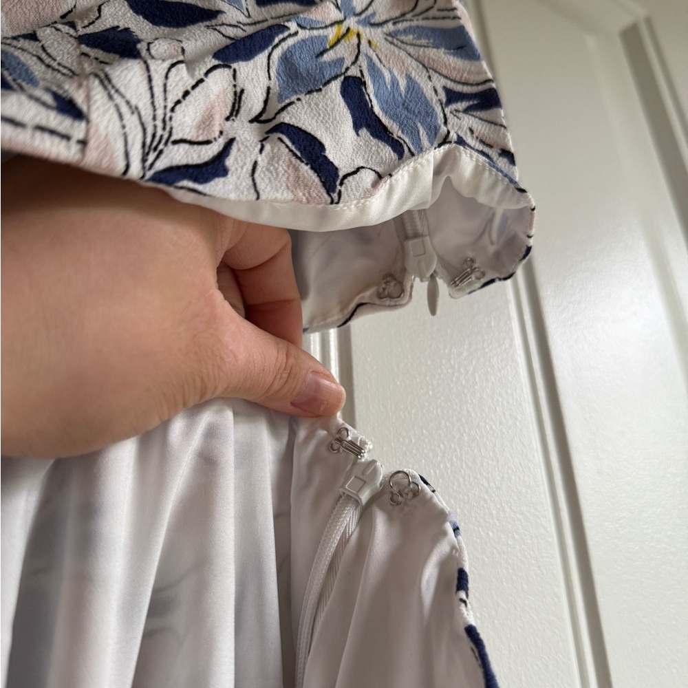 Lulu’s Floral Cutout Maxi Dress - Picture 5 of 5